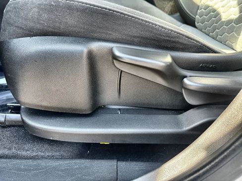 Used 2018 Chevrolet Equinox LS image 14