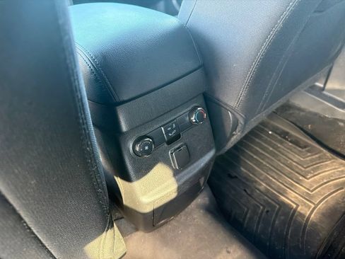 Used 2017 Ford Explorer XLT AWD/4WD image 22