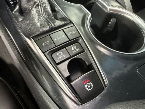 Used 2018 Toyota Camry XLE w/ Audio Package FWD image 21