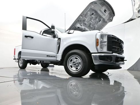 New 2026 Ford F350 XL w/ XL Chrome Package RWD image 34