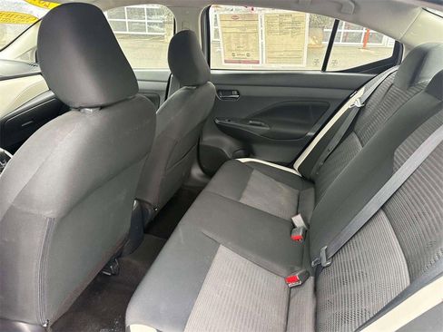 Certified 2021 Nissan Versa SV image 10