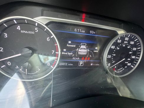 Used 2021 Nissan Sentra SR w/ Electronics Package FWD image 6