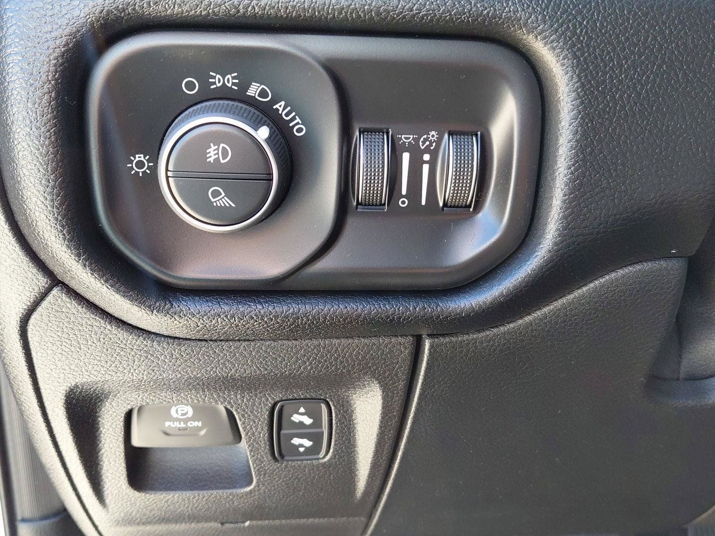 Used 2020 RAM 1500 Laramie AWD/4WD image 27