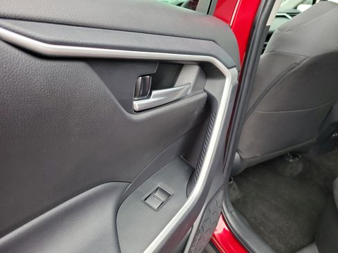 Used 2025 Toyota RAV4 XLE image 13