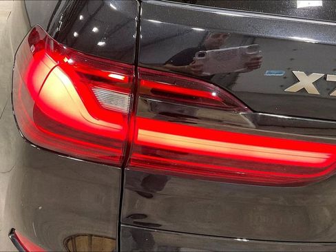 Used 2022 BMW X7 M50i w/ Dynamic Handling Package AWD/4WD image 23