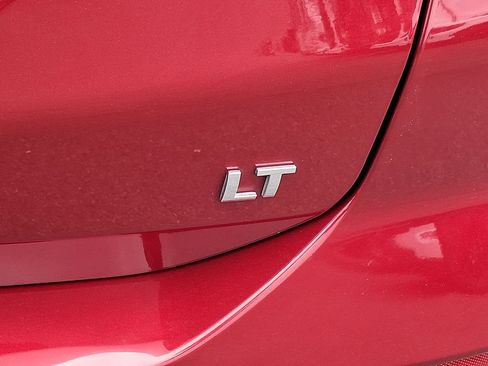 Used 2020 Chevrolet Equinox LT FWD image 32