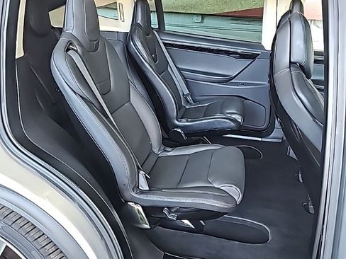 Used 2016 Tesla Model X P90D image 45