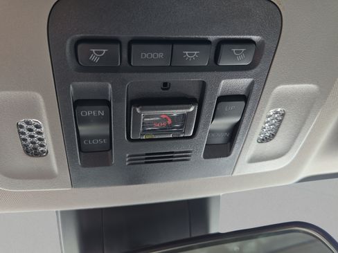 Used 2024 Toyota Camry SE FWD image 28