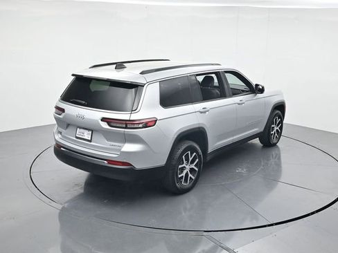 Used 2025 Jeep Grand Cherokee L Limited AWD/4WD image 41