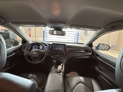 Used 2021 Toyota Camry SE w/ Convenience Package FWD image 12