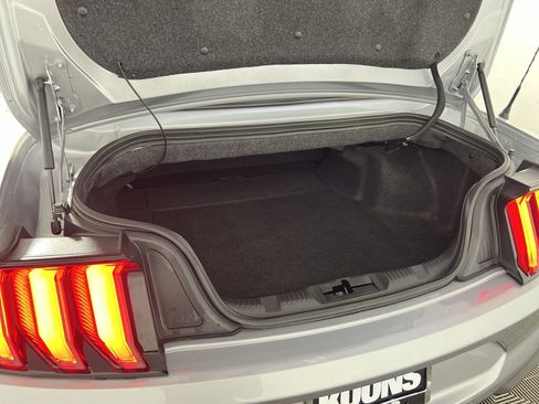 Used 2022 Ford Mustang GT Premium image 25