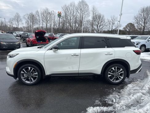 Used 2023 INFINITI QX60 Luxe w/ Cargo Package FWD image 2