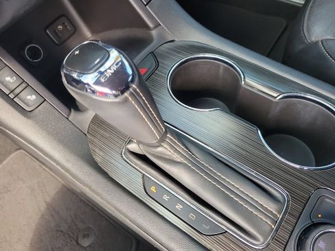 Used 2018 GMC Acadia SLT FWD image 28