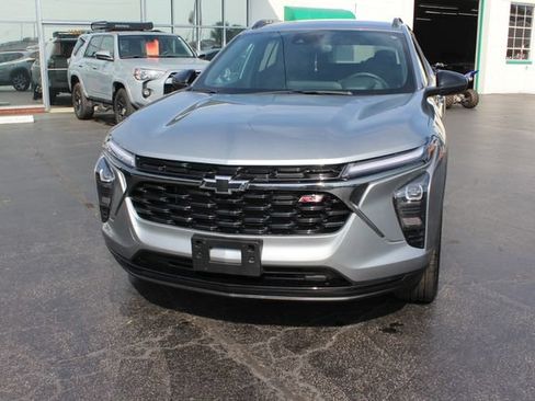 Used 2025 Chevrolet Trax RS w/ Driver Confidence Package FWD image 15