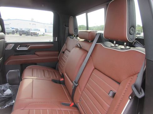 New 2026 GMC Sierra 2500 Denali Ultimate AWD/4WD image 13