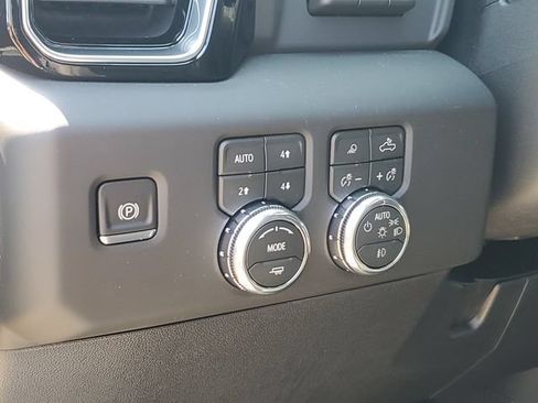 New 2026 GMC Sierra 3500 Denali AWD/4WD image 9