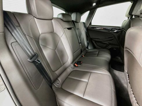 Certified 2026 Porsche Macan AWD/4WD image 28