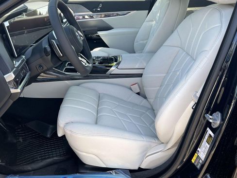 New 2025 BMW i7 eDrive50 w/ Executive Package image 10