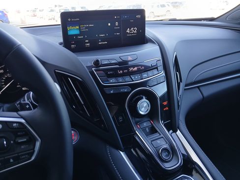 Used 2025 Acura RDX image 10