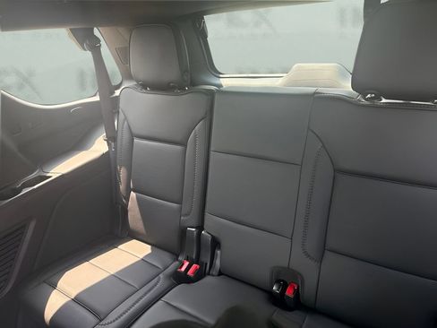 Used 2025 GMC Yukon Denali AWD/4WD image 13