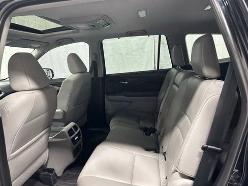 Used 2018 Honda Pilot Touring image 44