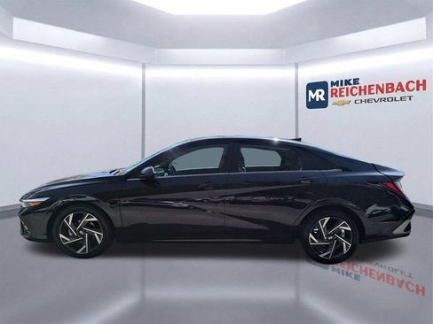 Used 2025 Hyundai Elantra SEL FWD image 7