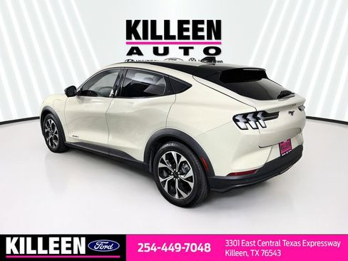 Used 2025 Ford Mustang Mach-E Select w/ Comfort Package Lite RWD image 7