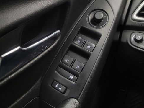 Used 2020 Chevrolet Trax LT w/ Driver Confidence Package image 27