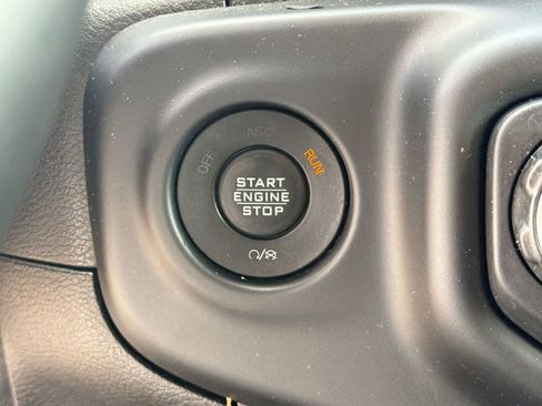 Used 2018 Jeep Wrangler Unlimited Sport S AWD/4WD image 25