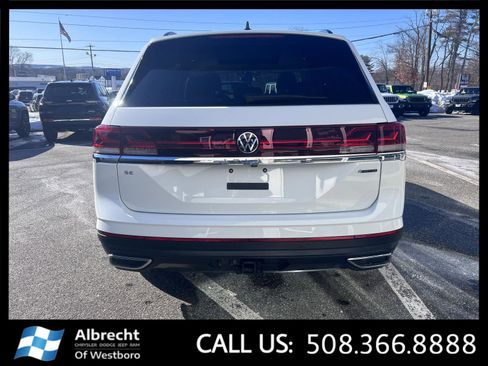 Used 2025 Volkswagen Atlas SE image 4