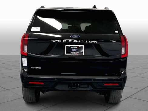 New 2025 Ford Expedition Active image 4