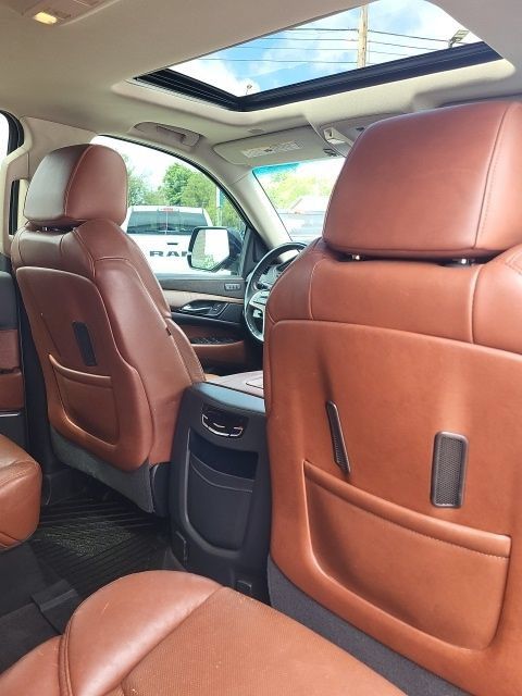 Used 2020 Cadillac Escalade Luxury AWD/4WD image 22