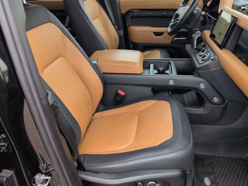 Certified 2024 Land Rover Defender 130 X-Dynamic SE AWD/4WD image 24