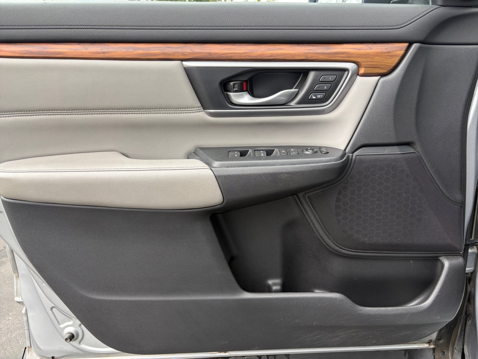 Used 2018 Honda CR-V EX-L image 9