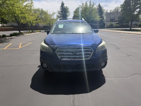 Used 2016 Subaru Outback 2.5i Premium AWD/4WD image 2
