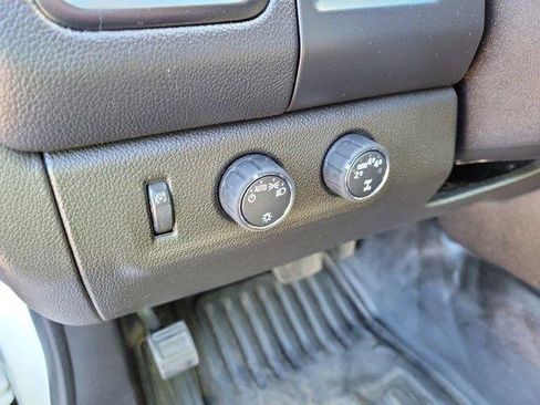 Used 2022 Chevrolet Colorado LT w/ Fleet Safety Package image 21