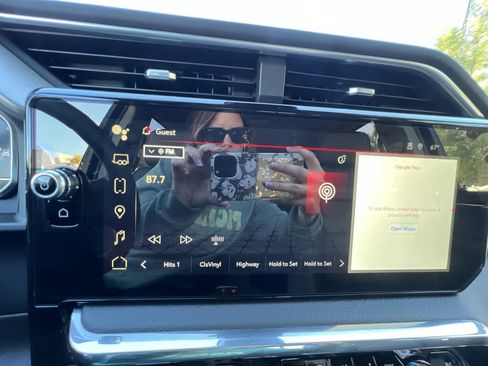 Used 2024 GMC Sierra 1500 Denali w/ Technology Package AWD/4WD image 13