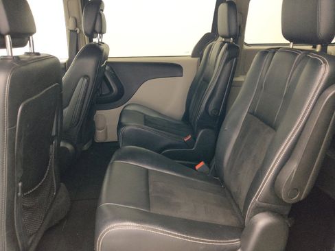 Used 2019 Dodge Grand Caravan SXT FWD image 18