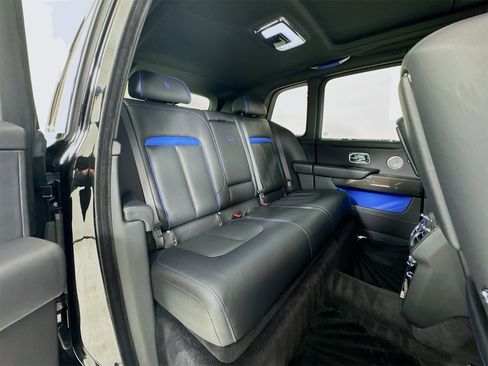 Certified 2022 Rolls-Royce Cullinan Black Badge w/ Dark Exterior Package image 28