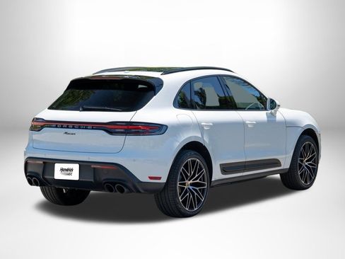 Certified 2026 Porsche Macan AWD/4WD image 8
