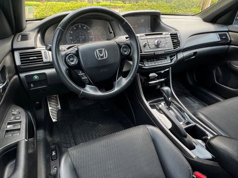Used 2017 Honda Accord Sport image 15