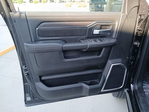 New 2025 RAM 2500 Laramie AWD/4WD image 25