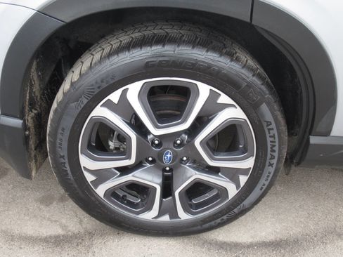 Used 2023 Subaru Ascent Limited image 7