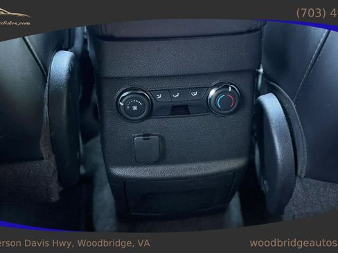 Used 2014 Ford Explorer XLT w/ Equipment Group 202A AWD/4WD image 18