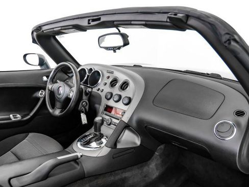 Used 2009 Pontiac Solstice GXP RWD image 10