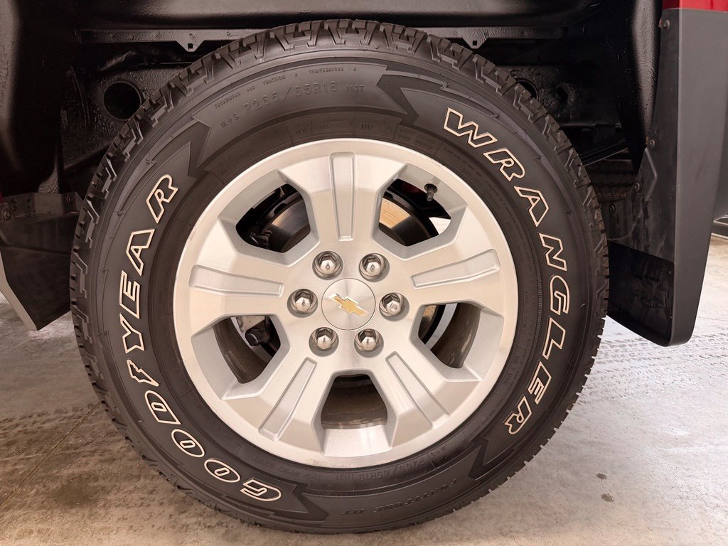 Used 2018 Chevrolet Silverado 1500 LT w/ LT Convenience Package AWD/4WD image 17