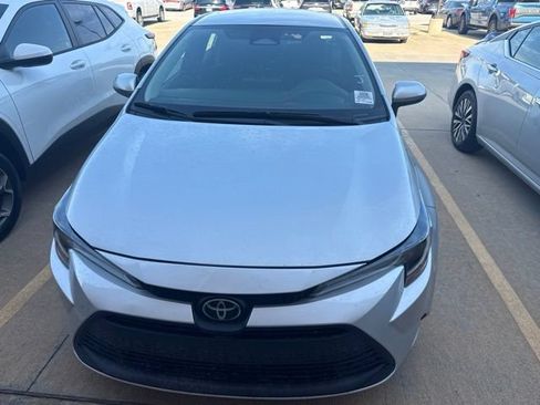 Used 2024 Toyota Corolla LE FWD image 2