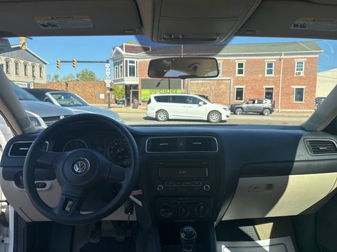 Used 2014 Volkswagen Jetta SE image 12