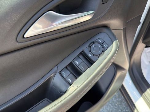 Used 2024 Buick Encore GX Preferred FWD image 12