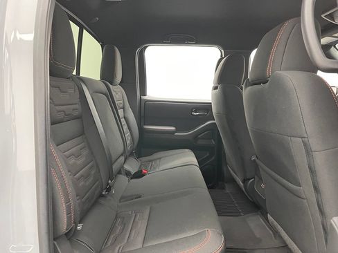 Used 2024 Nissan Frontier PRO-4X w/ Technology Package AWD/4WD image 31